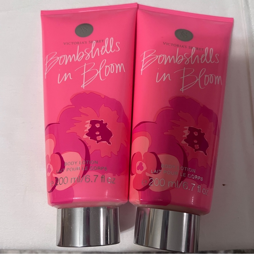 Victoria’s Secret bombshells in bloom body lotion